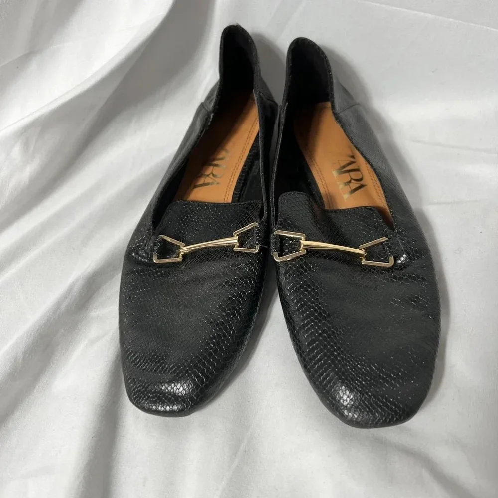 Zara Black Snakeskin Faux Leather Loafers Size 36‎ Gold Buckle